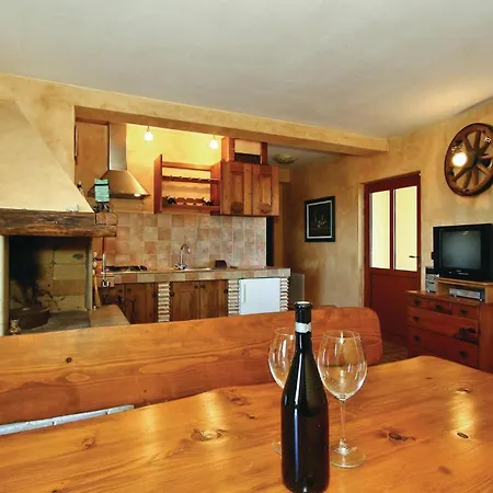 דירה Cozy In With Kitchen