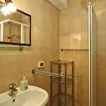 Apartment Bb Cr